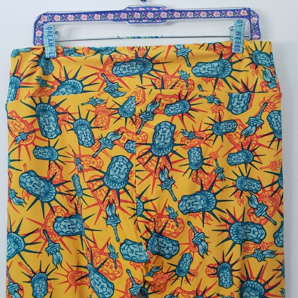 LulaRoe Lady Liberty Stretch Leggings Tall & Curvy - Picture 7 of 7